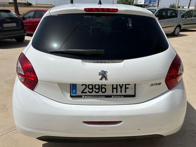 PEUGEOT 208 STYLE 1.2 VTI SPANISH LHD IN SPAIN 91000 MILES SUPERB 1 OWNER 2014